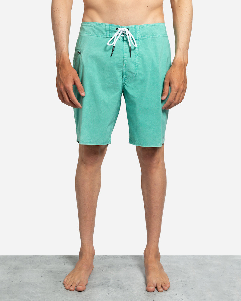 17" Eight Track Boardshort