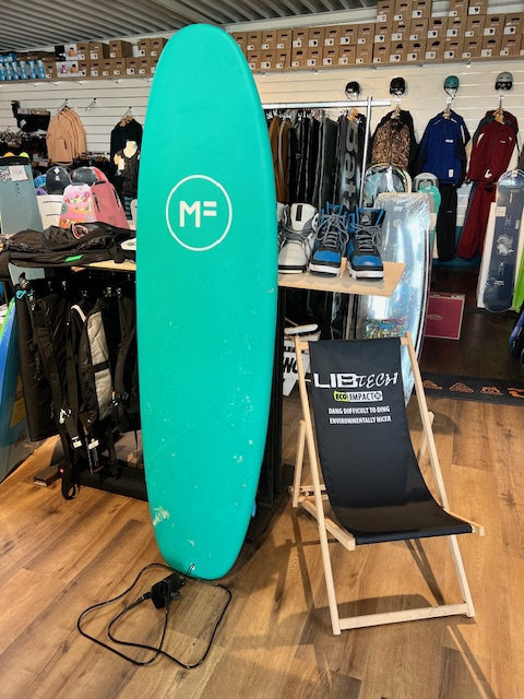 2nd hand 6'6 Beastie Epoxy Lam Surfboard (49.19L) + Leash + Vinnen