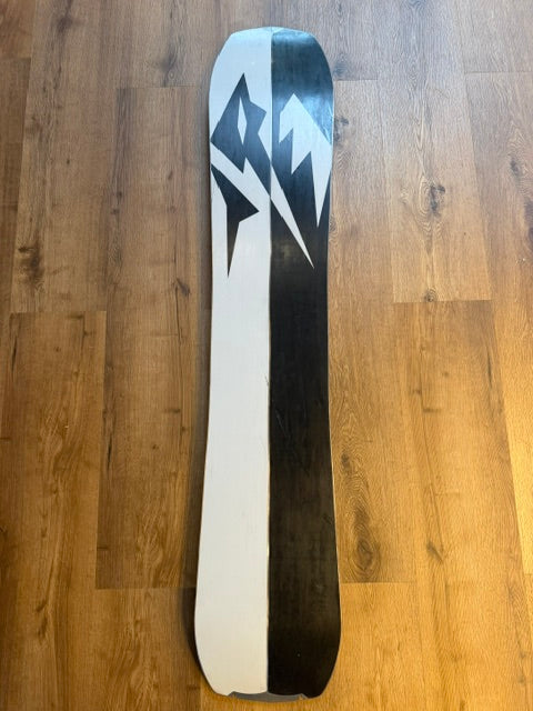 2nd Hand Solution Mens Splitboard + Jones Nomad Pro Skins