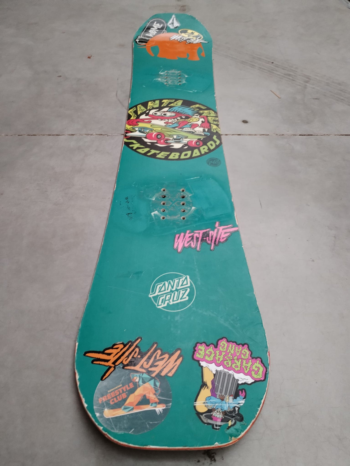 Santa Cruz Skate - 2nd Hand Kids Snowboard