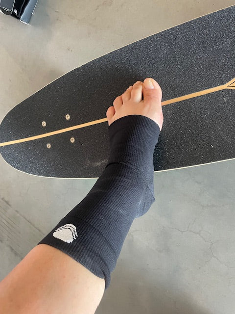 Black Shield Ankle Sock (pair)