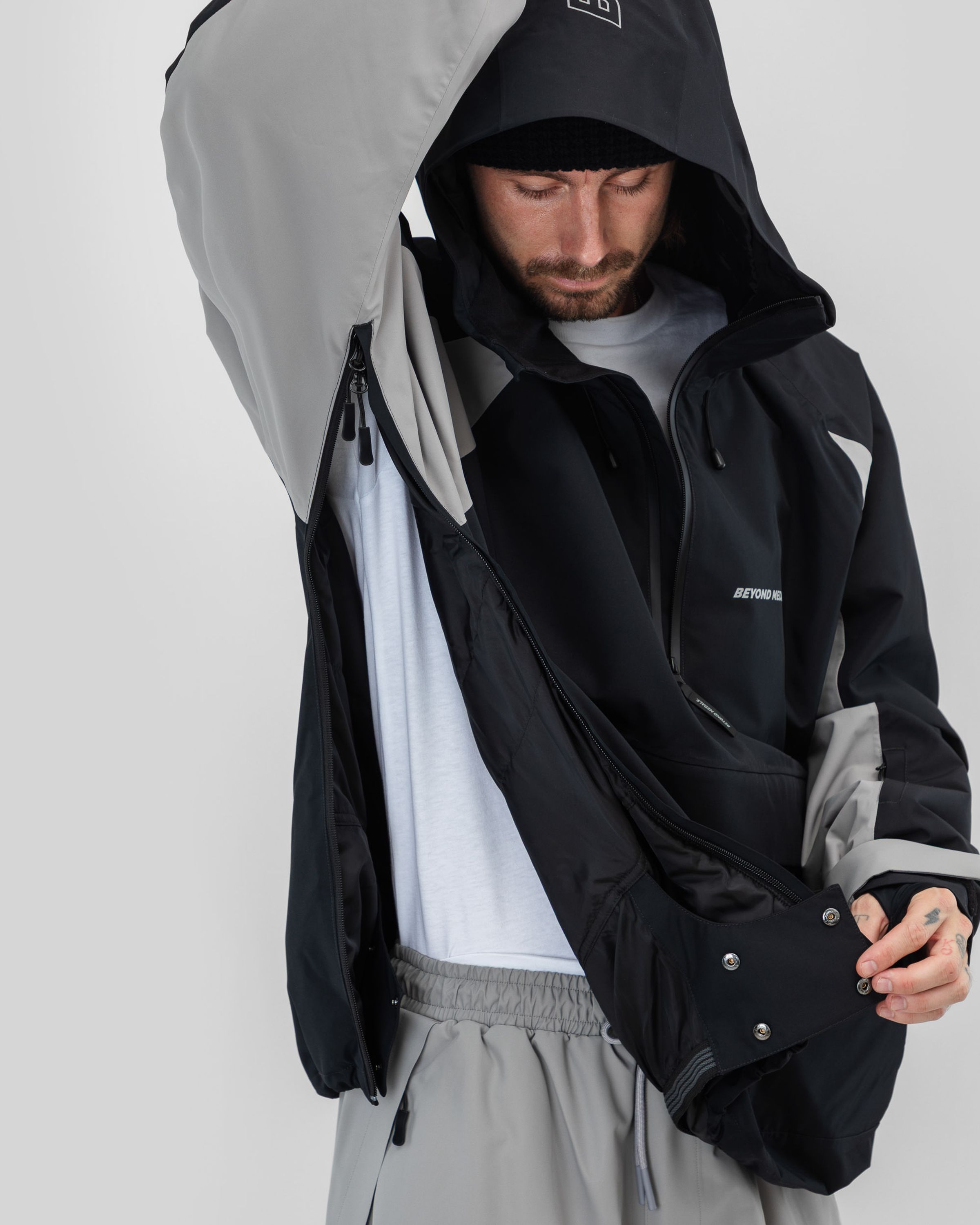 ジャケット・アウター everyone compact anorak (BONE) XL everyone compact anorak 2.0 (BONE) L - メルカリ