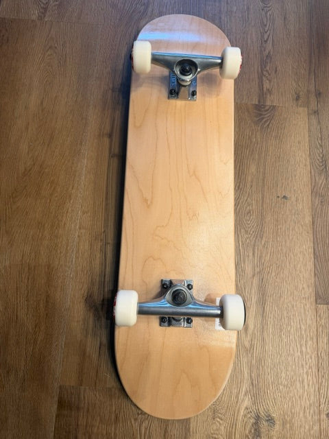 8.125" Blanco Custom Skateboard Complete