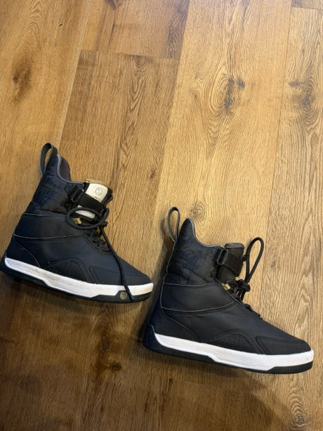 2nd Hand Gooey Wakeboard System Boot