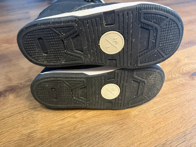 2nd Hand Gooey Wakeboard System Boot