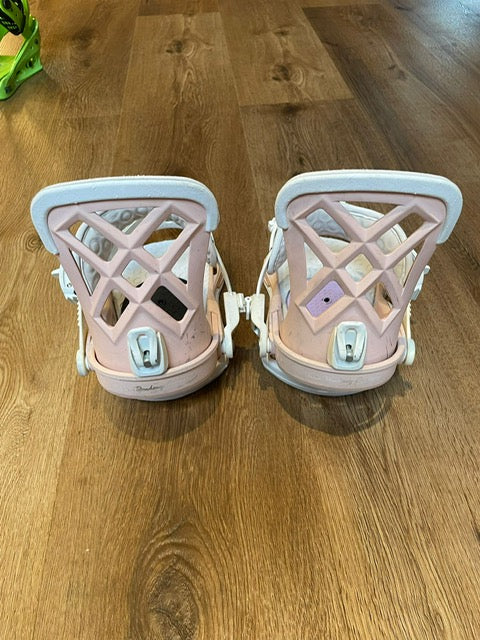 2nd Hand Milan Pink Snowboard Binding