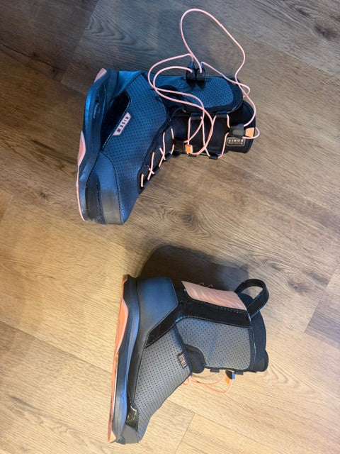2nd Hand Womens Rise Wakeboard Bindings