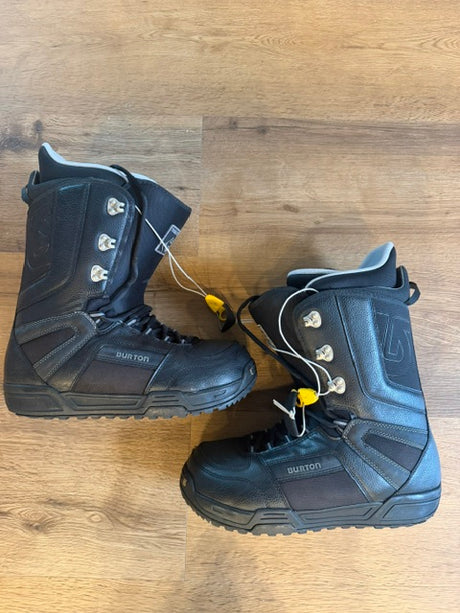2nd Hand Tribute Laced Mens Snowboard Boot