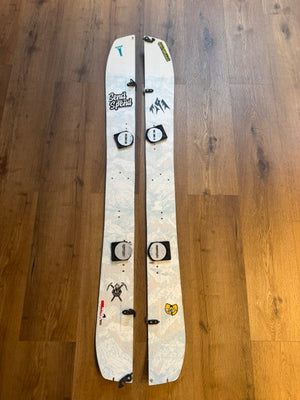 2nd Hand Solution Mens Splitboard + Jones Nomad Pro Skins
