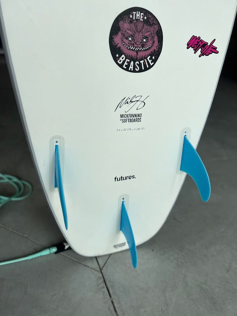 Beastie Softtop Surfboard (2nd Hand) + Leash